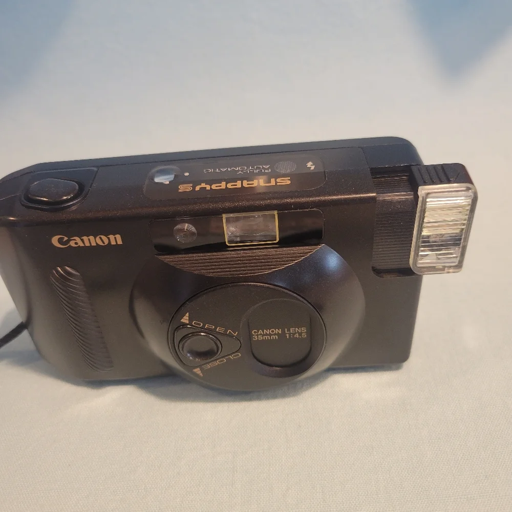 Vintage Canon Snappy-S 35 mm Film Camera, Fully Automatic Point and Shoot.